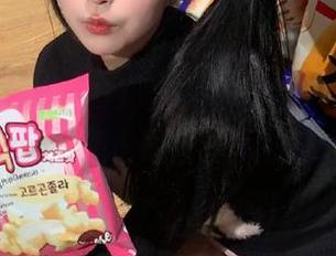 从“51吃瓜朝阳群众”到视频热议，背后隐藏着哪些令人振奋的故事？