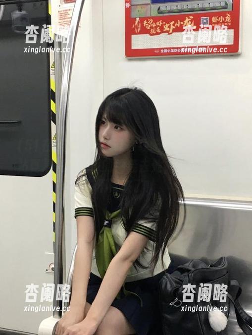 “51在线吃瓜”：这个网站真是在线吃瓜的绝佳去处，瓜太多我看不过来了！