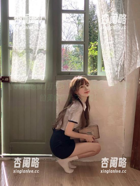 打开51爱吃瓜网页，开启你的美食探险之旅吧！