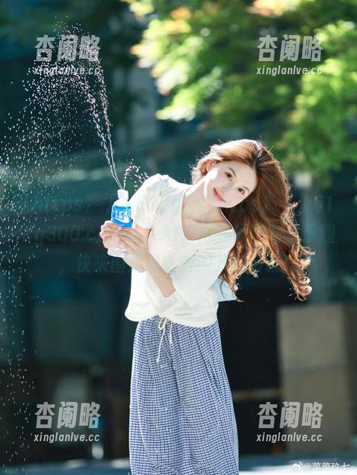 《https冫丿丿51cg300.com丿》APP带你领略吃瓜乐趣，快来围观最新鲜的八卦资讯！