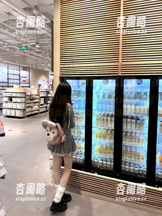 探索“www.zztt333”网页，尽享最新的吃瓜动态与趣味新闻！