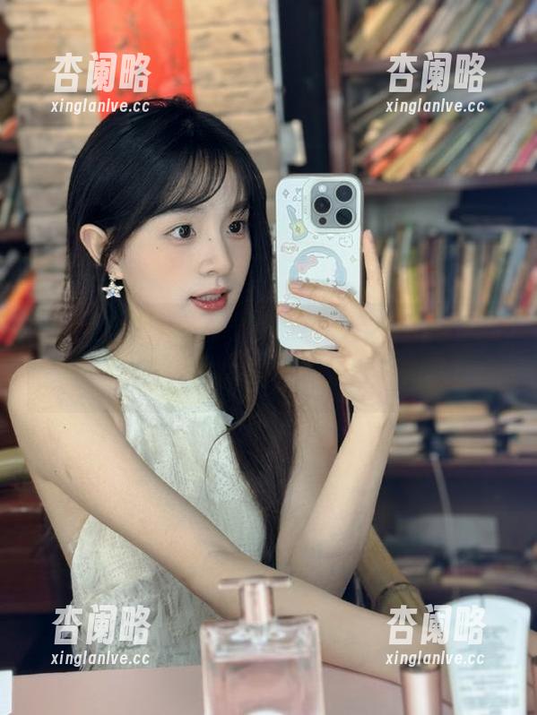 下载“吃瓜718”，开启你的吃瓜之旅，实时获取最新八卦动态！