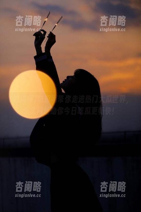 吃瓜网带你走进热门大瓜世界，永久网址助你今日吃瓜更畅快！