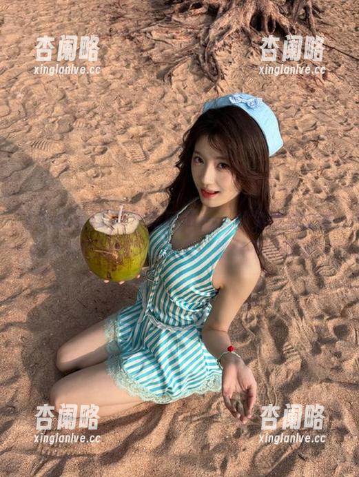 想知道吃瓜网app的免费地址吗？快来找我一起追热点，绝对不容错过！