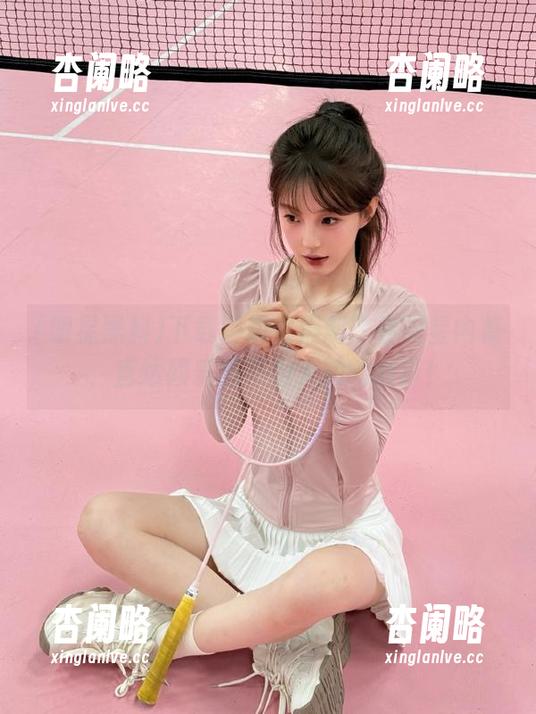 下载“明星黑料”看明星内幕，直达娱乐圈不为人知的故事！