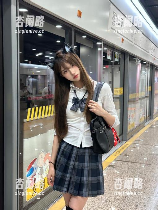 明星黑料苹果版大揭秘，演艺圈黑幕瞬间曝光让人目瞪口呆！
