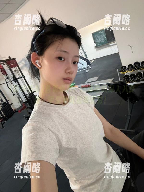 首页爆料：网曝吃瓜深入八卦圈，带你领略趣味无穷！