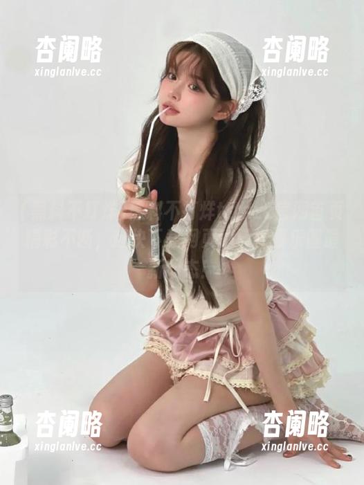黑料不打烊tttzzz官网首页精彩不断，赶快下载网页，掌握娱乐圈最新动态！