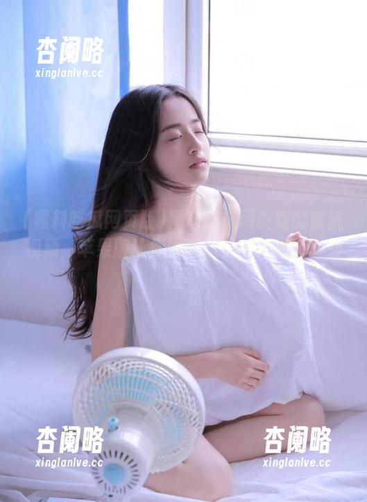 黑料吃瓜网页版的蜜桃视频，苹果版让你围观娱乐圈的爆笑时刻！