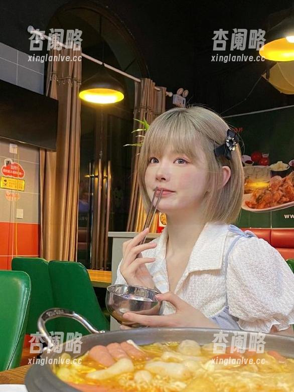 黑料社在线为你提供最好吃瓜体验，欢迎访问首页下载