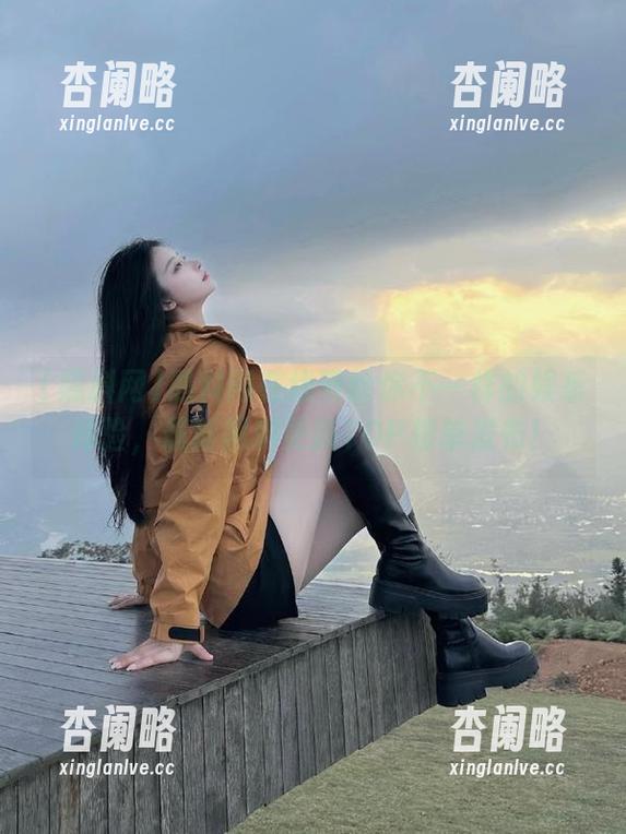 黑料网在线带给你不一样的娱乐体验，最新黑料更新TOP榜单发布！
