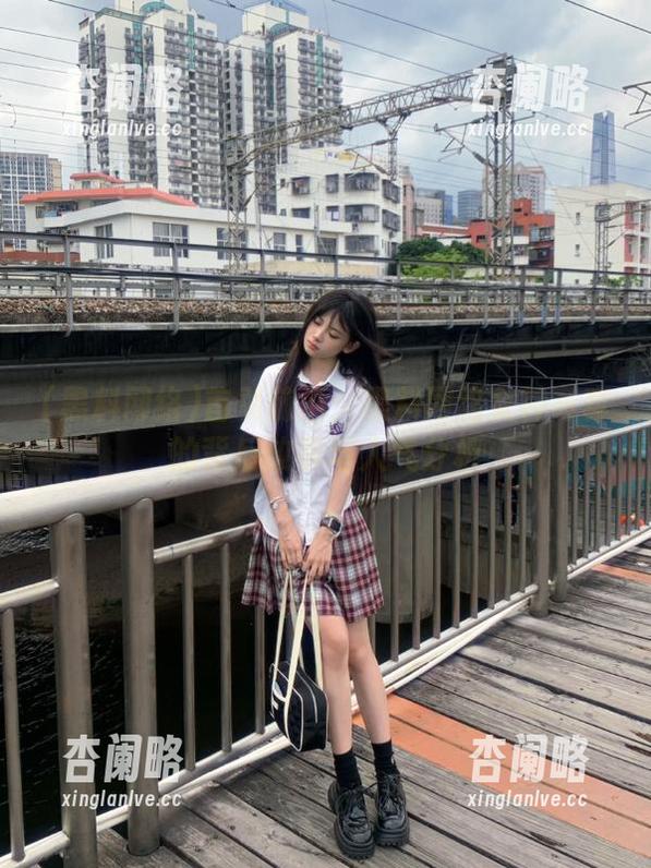 首页前沿：黑料网络女神写真的背后故事与人气分析